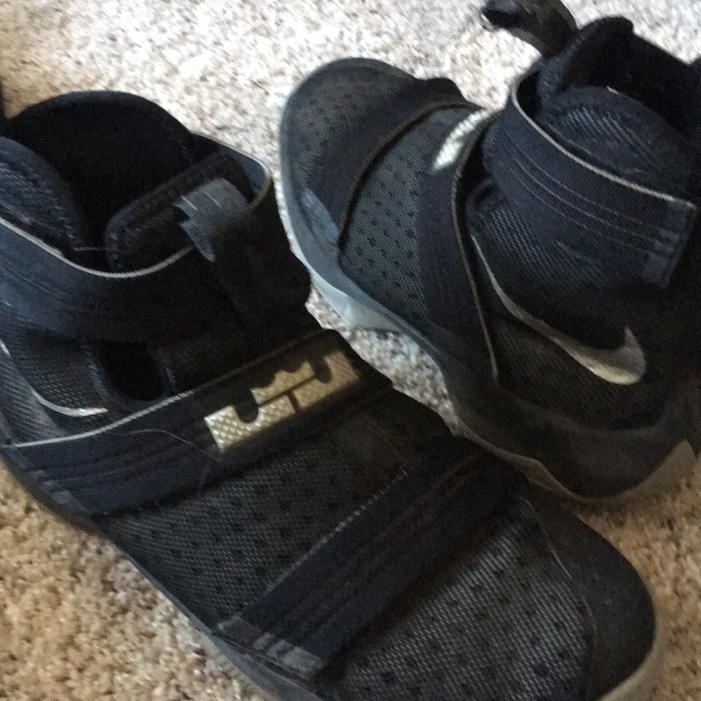 LeBron Soldier Size 7 - Picture 2 of 6